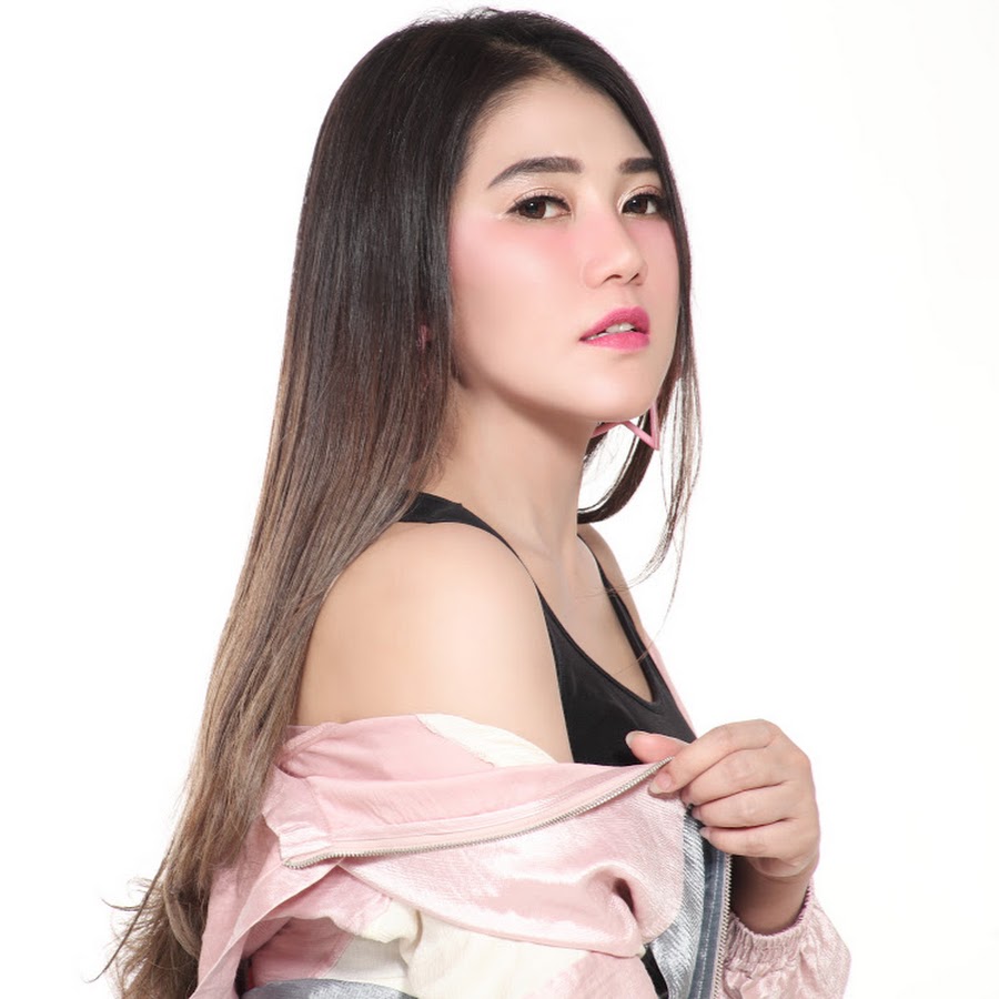 Ulang Tahun ke 30, Via Vallen Kena Prank dari Dewi Perssik